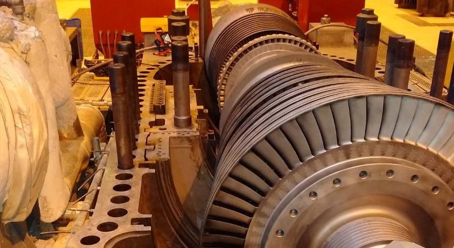 Turbinenrotor bei der Grossrevision – Startbild von sirax-energy.com